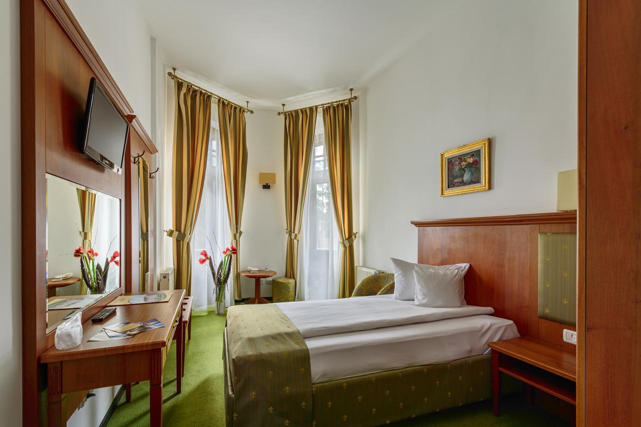 Hotel Palace Băile Govora Exterior photo